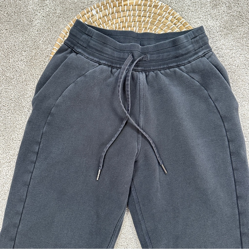 SOLD | Lululemon Women’s Scuba Jogger Pants Pull On Drawstrings Activewear Black - Picture 4 of 15